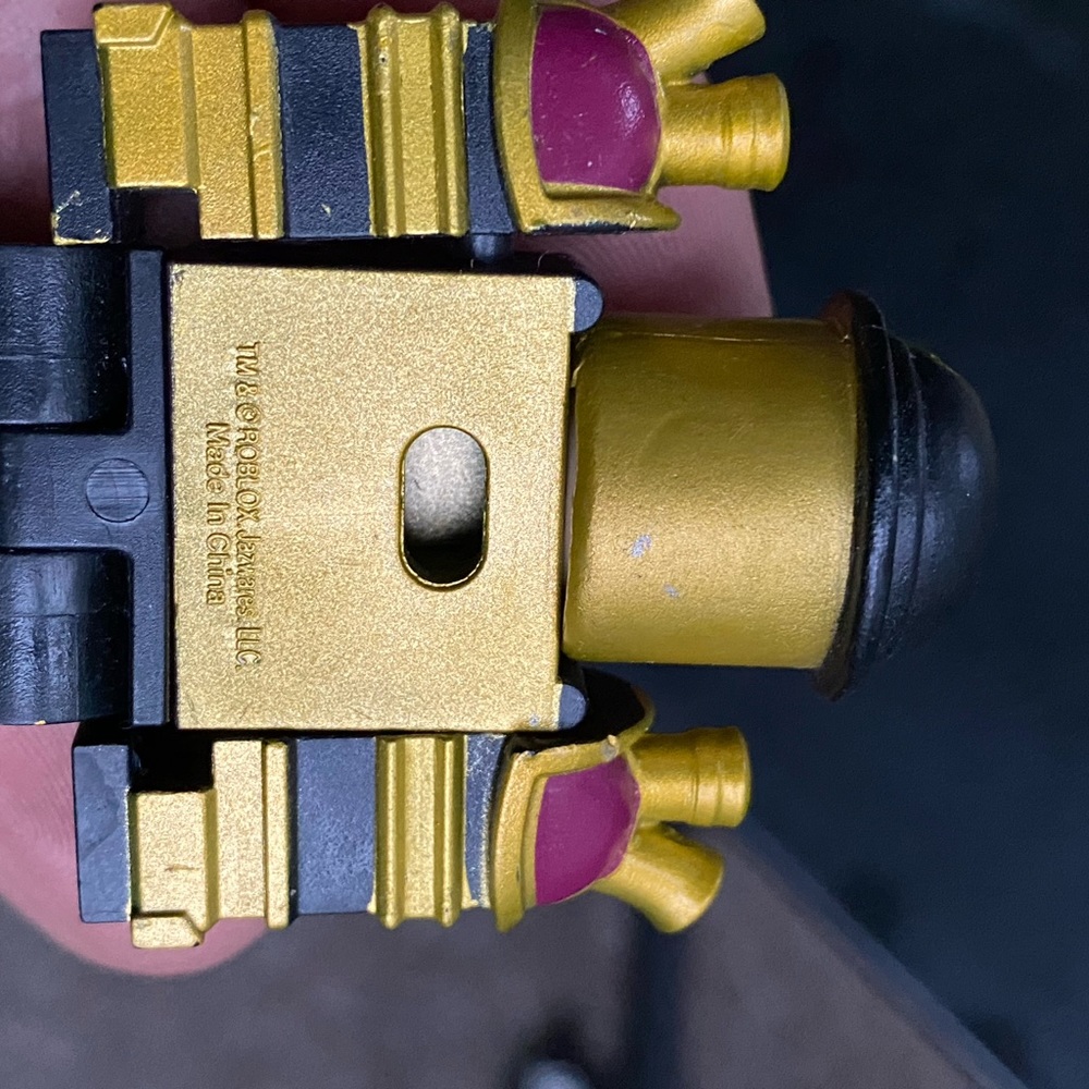 ROBLOX ROBOT  Figure  2.5”  . - Picture 2 of 5